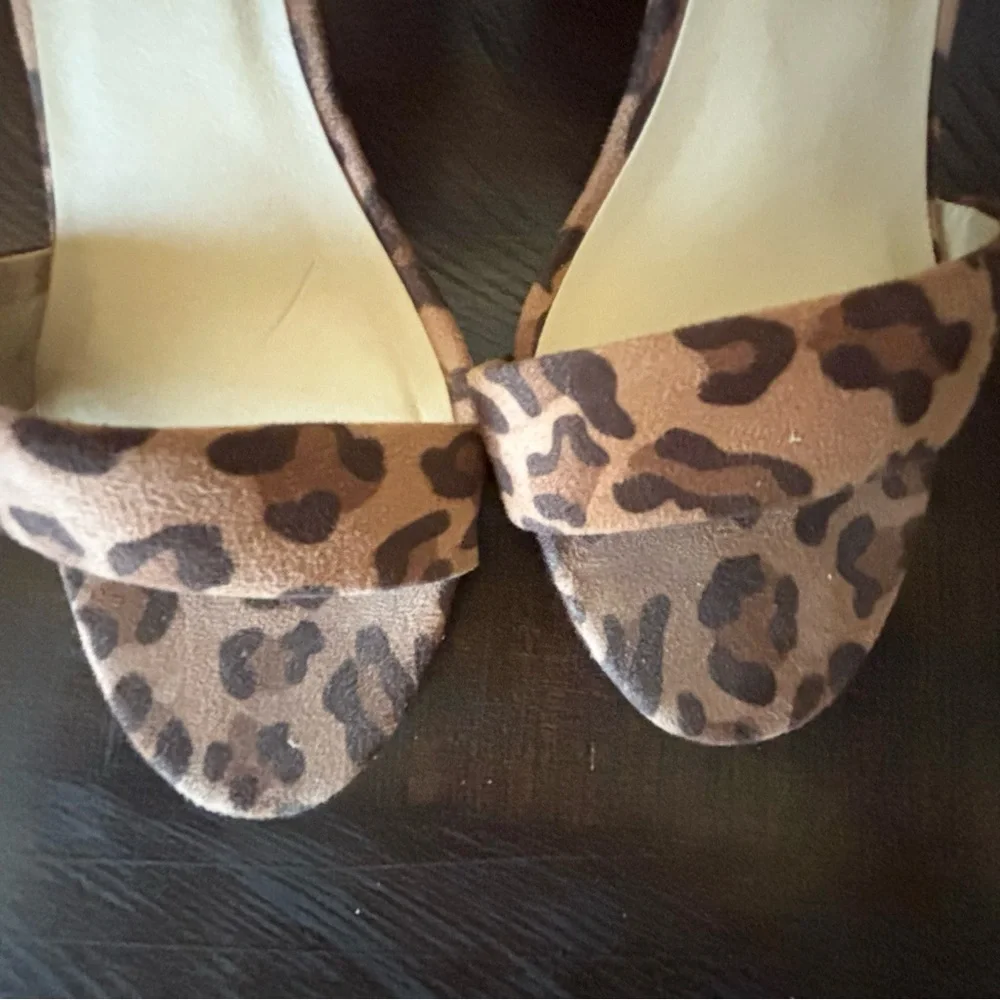 CL by Laundry‎ Leopard Print Block Heel Sandals Size 9 Ankle Strap